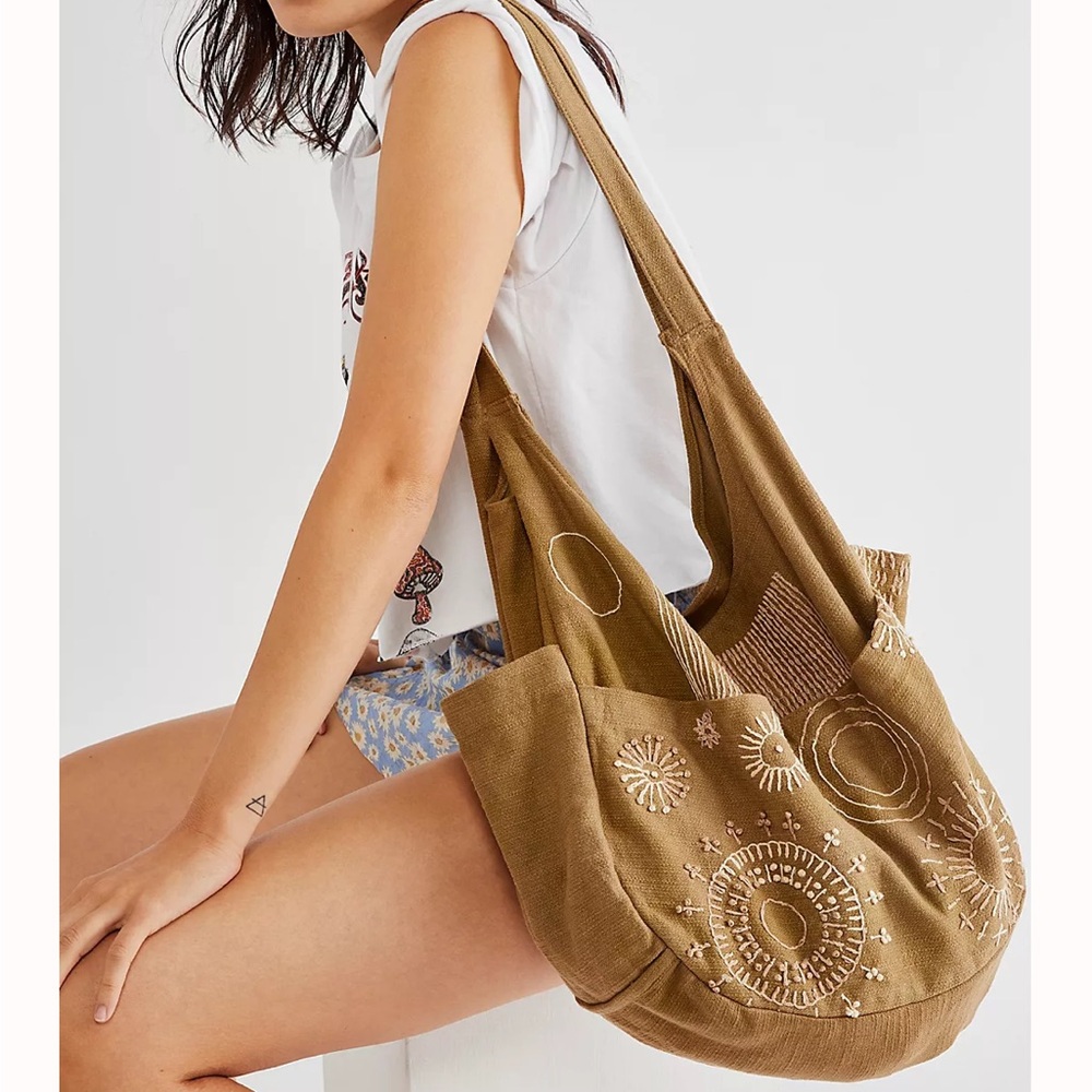 Free people Element Embroidered Tote- 🍂🌞